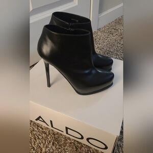Aldo Size 6 Womens Stileto Black Leather Boots - New In Box - 4 Inch Heel